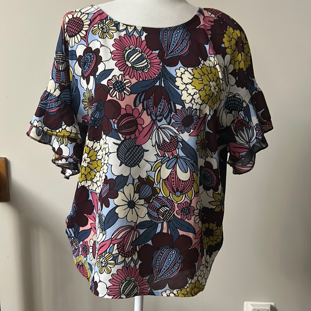 Ann Taylor Factory Floral PrintTop With Short Tiered Sleeves L